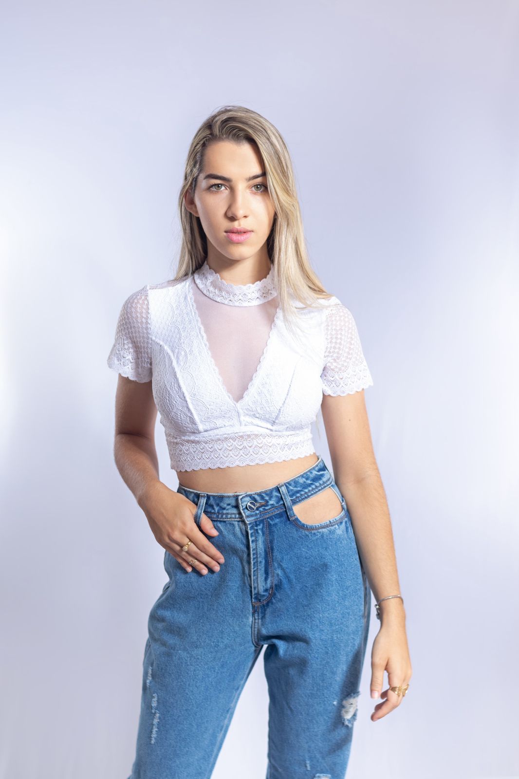 CROPPED DE RENDA E TULE